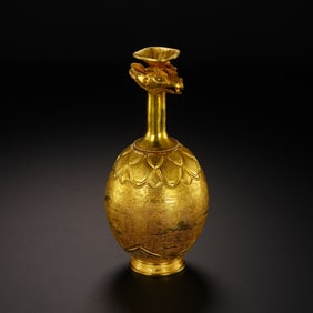 Pure gold phoenix-headed long-necked flasks from the Tang Dynasty of China