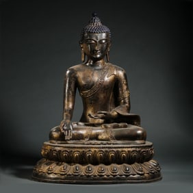 Gilt-bronze Buddha statue from the Qing Dynasty of China