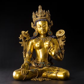 Gilded bronze Buddha statue inlaid with gemstones from the Qing Dynasty, China