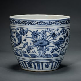 Blue and white fish and algae pattern jar from the Ming Dynasty of China