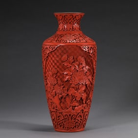 Carved vase with flower pattern in Qing Dynasty of China