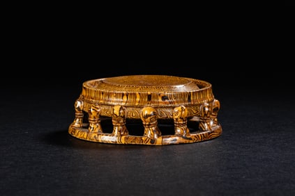 Chinese Tang Dynasty yellow glaze twist fetus to Yong Yan