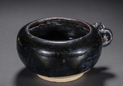 Cizhou ware black glaze pot of Northern Song Dynasty of China
