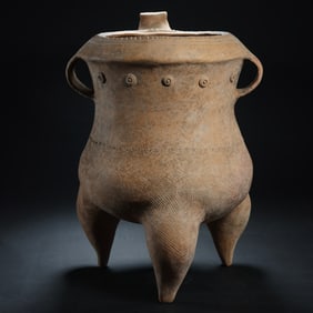 Chinese Neolithic period Hongshan culture two-ear three-legged clay pot