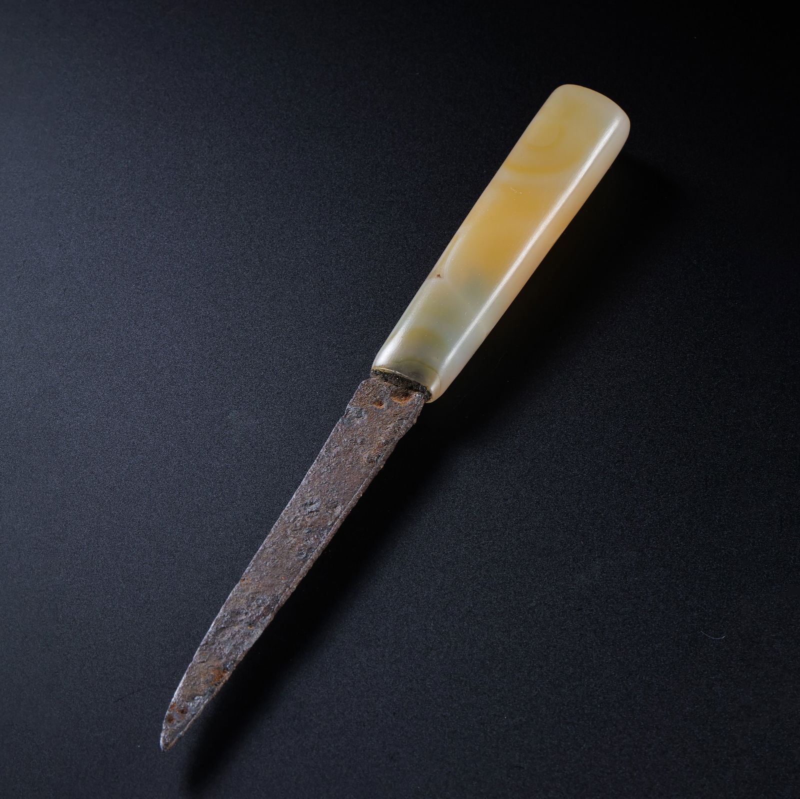 CHINESE HAN AGATE HANDLED SWORD (1 of 7)