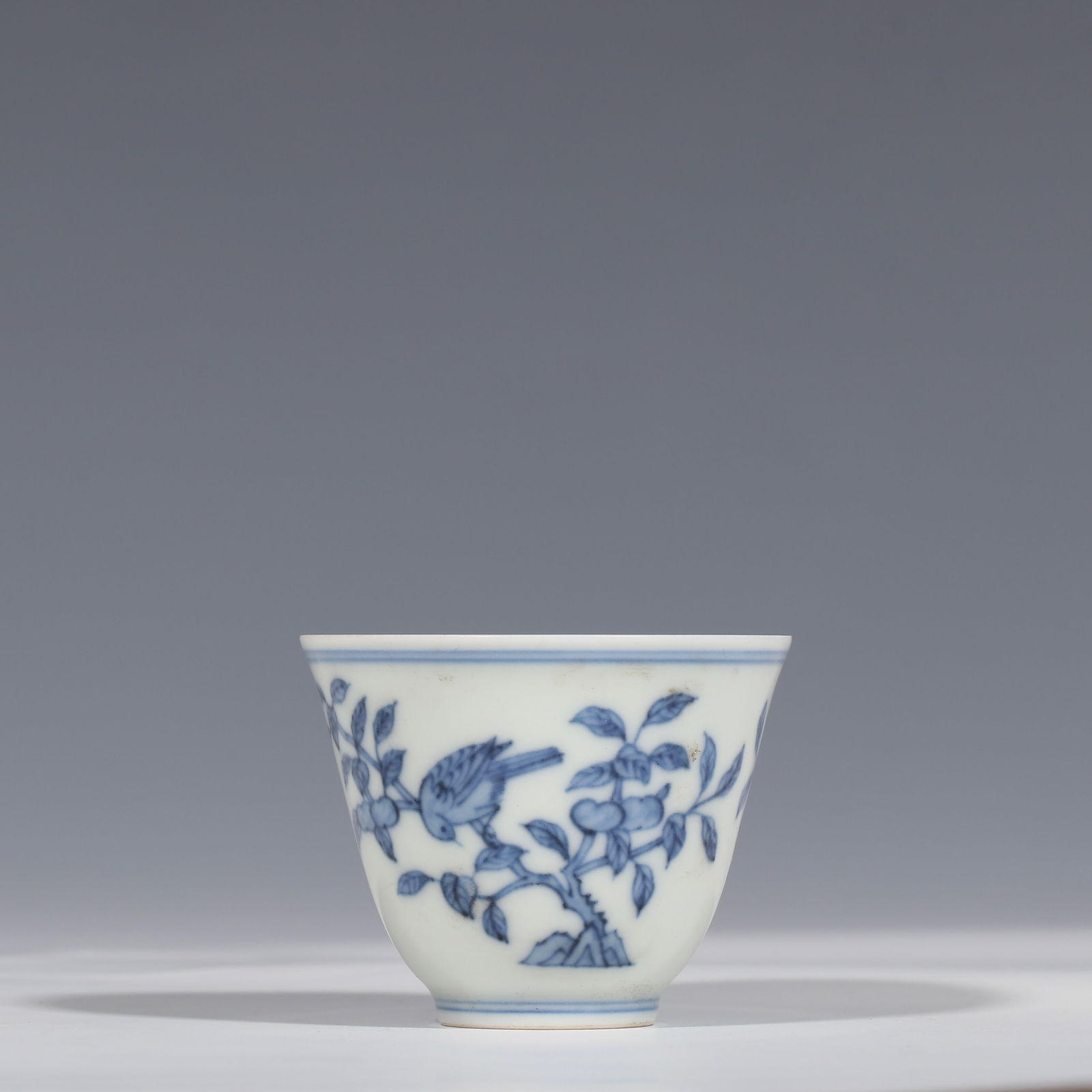 Flower and bird pattern cup in Chenghua period of Ming Dynasty of China (1 of 9)