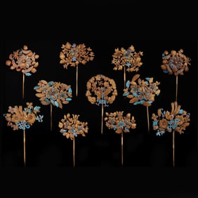 A set of Chinese Qing Dynasty gilt silver filigree hairpins
