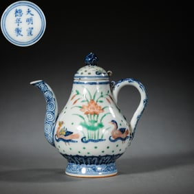 Chinese Ming Xuande period multicolored mandarin ducks playing in water pattern pot