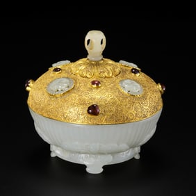 Pure gold filigree inlaid gemstones and Hetian jade covered bowl, Qing Dynasty, China