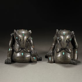 A pair of gold, silver and gemstone rat weights from the Warring States Period of China