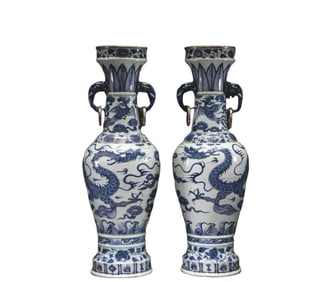 A pair of blue and white dragon-patterned double-ringed vases from the Yuan Dynasty