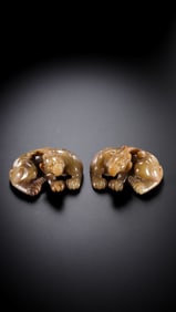 A pair of auspicious beasts from the Han Dynasty