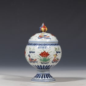 Chinese Ming Xuande Period Five-color Covered Stove with Mandarin Ducks Playing in Water