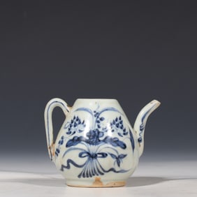 Chinese Yuan Dynasty Blue and White Flower Pattern Ewer
