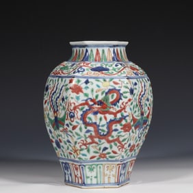 Chinese Ming Dynasty Jiajing period five-color dragon-patterned jar