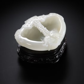 Chinese Qing Dynasty Hetian white jade double fish pattern washbasin