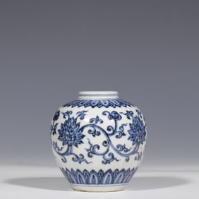 Blue and white jar with twined flowers, Xuande period, Ming Dynasty, China