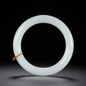 Chinese Qing Dynasty Hetian white jade bracelet