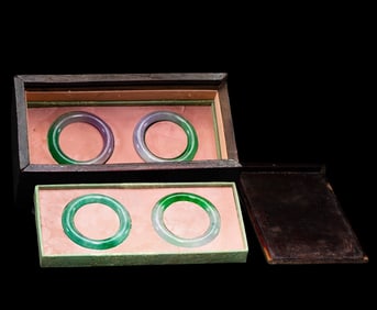 Chinese Qing Dynasty Jade Bracelet