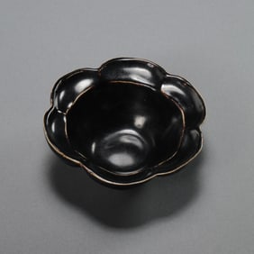 Chinese Northern Song Dynasty Cizhou kiln black glaze line flower mouth bowl