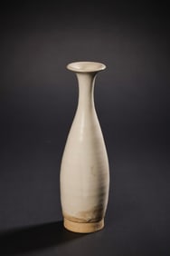 Chinese Northern Song Dynasty Cizhou kiln white porcelain jade huchun vase