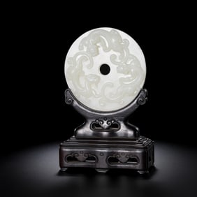 Chinese Qing Dynasty Hetian Jade Ornaments
