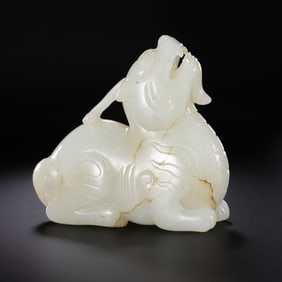 Chinese Qing Dynasty Hetian Jade Beast