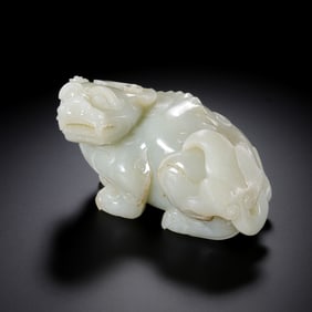 Chinese Qing Dynasty Hetian Jade Beast