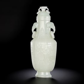 Chinese Hetian jade bottle from the Qing Dynasty