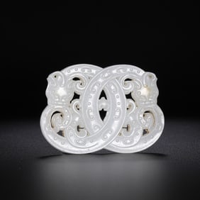 Chinese Hetian jade pendant from the Qing Dynasty