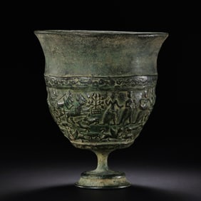Chinese bronze cup from the Shang and Zhou dynasties