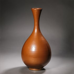 Chinese Northern Song Dynasty Yaozhou kiln red glaze long neck bottle