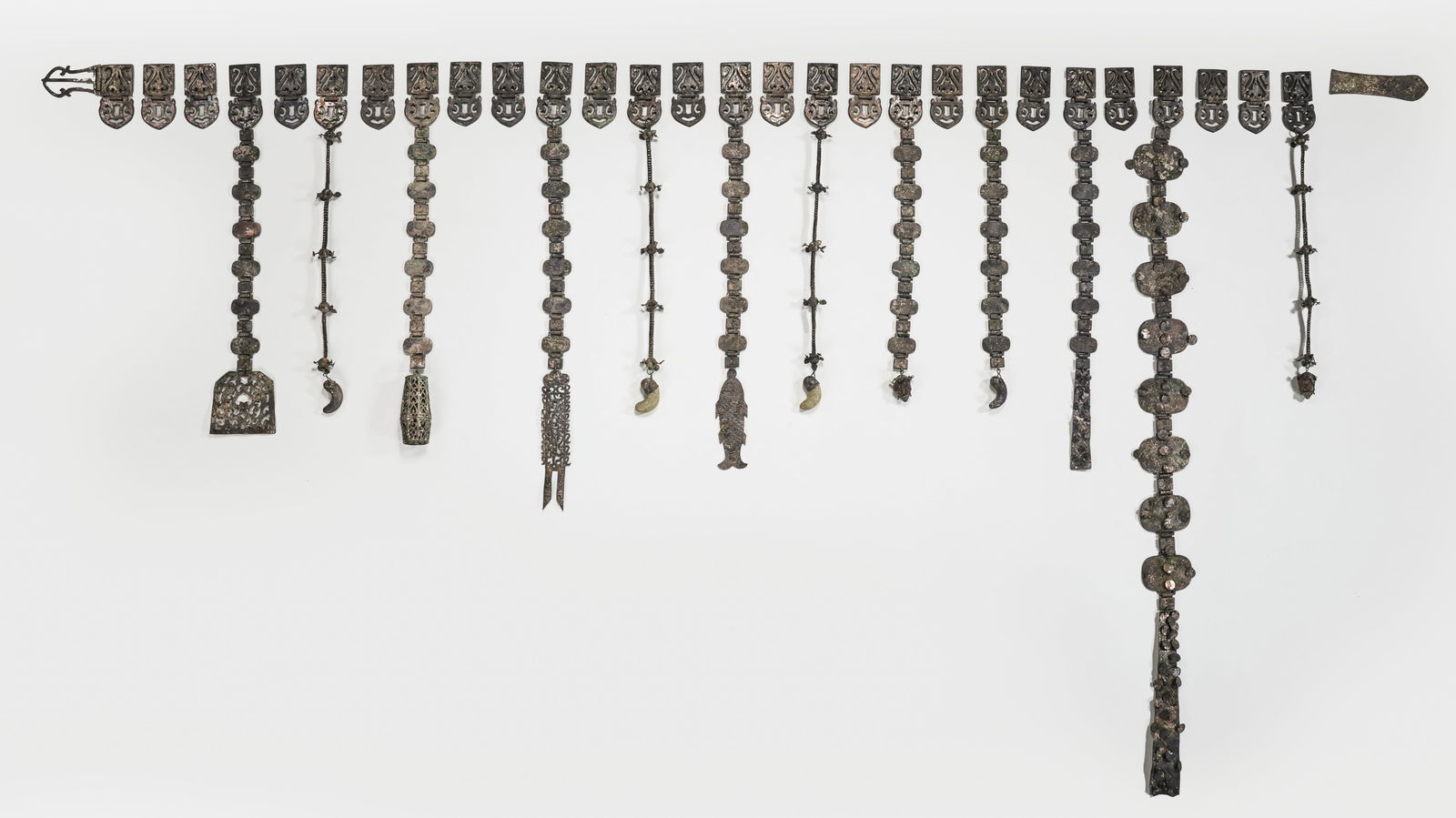 Korean Silla period pure silver belt (1 of 20)