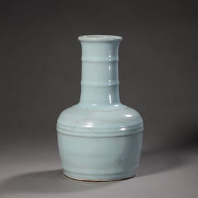 Chinese Southern Song Dynasty Longquan official kiln celadon mallet bottle