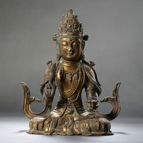 Gilt-bronze statue of a seated Buddha from the Dali Kingdom, 10th century