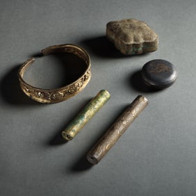 A GROUP OF BEFORE MING DYNASTY JEWELRYS