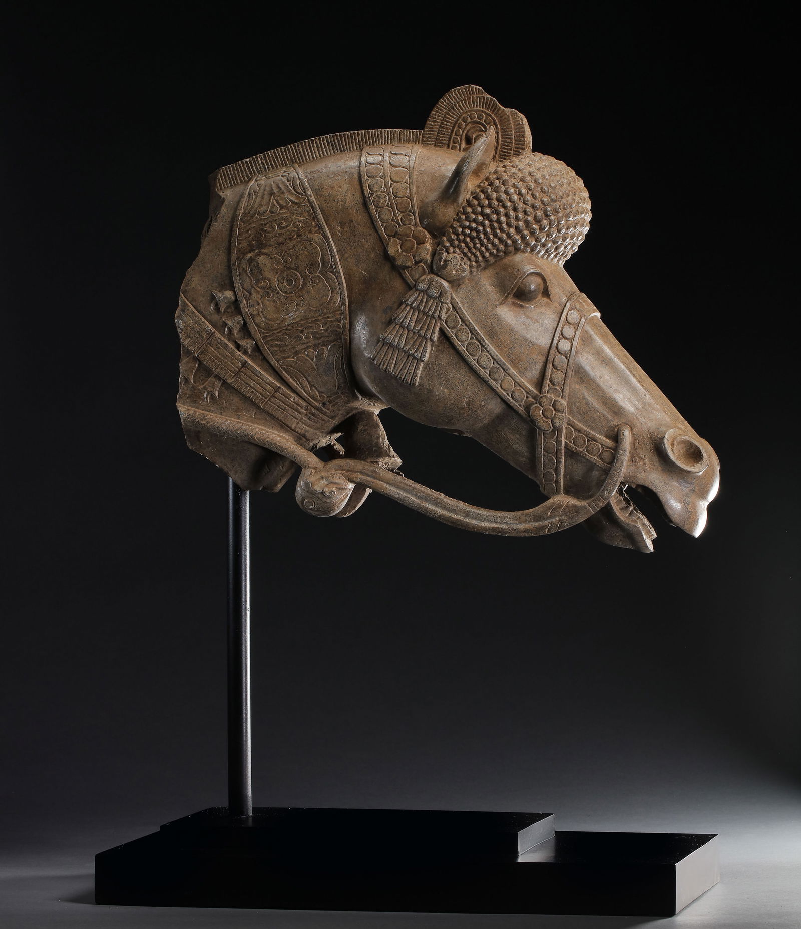 ASSYRIAN EMPIRE TWO RIVER VALLEY RELIEF WAR HORSE HEAD (1 of 10)