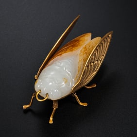 PURE GOLD INLAID IN HETIAN JADE CICADA, TANG DYNASTY (7TH TO 10TH CENTURY)