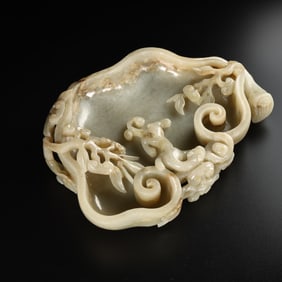 QING DYNASTY HETIAN JADE CHI DRAGON PATTERN BRUSH WASH