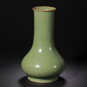 12TH-13TH CENTURY, LONGQUAN WARE LONG NECK VASE WITH GREEN GLAZE FROM SOUTHERN SONG DYNASTY