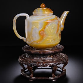 CHINESE QING DYNASTY AGATE EWER
