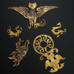 A SET OF PURE GOLD ORNAMENTS FROM THE HAN DYNASTY