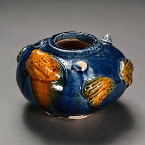 CHINESE TANG DYNASTY THREE-COLOR DOLL-SHAPED WATER JAR