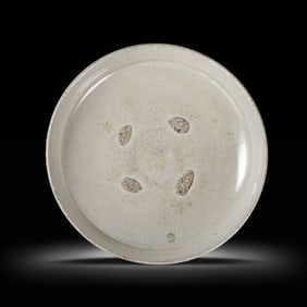 A GROUP OF LARGE WHITE PORCELAIN PLATES FROM THE DING KILN OF THE NORTHERN SONG DYNASTY, CHINA