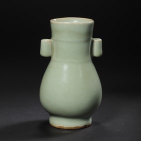 CHINESE SOUTHERN SONG DYNASTY LONGQUAN KILN GREEN GLAZE BOTTLE WITH EARS