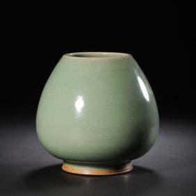 CHINESE SOUTHERN SONG DYNASTY LONGQUAN KILN GREEN GLAZE CHICKEN HEART JAR