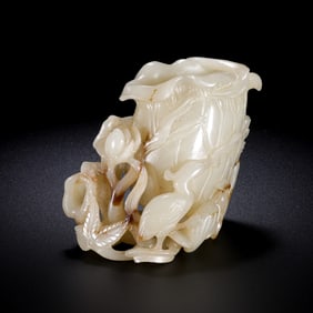 CHINESE QING DYNASTY HETIAN JADE FLOWER-SHAPED CUP