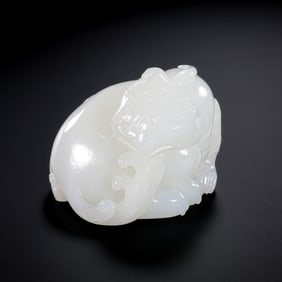 CHINESE QING DYNASTY HETIAN WHITE JADE AUSPICIOUS BEAST