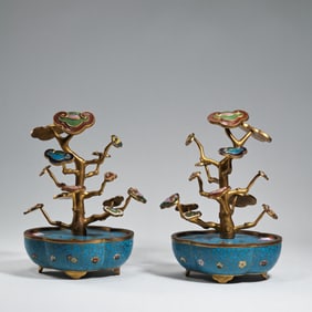 A PAIR OF BRONZE CLOISONNé GANODERMA BONSAI FROM THE QIANLONG PERIOD OF THE QING DYNASTY