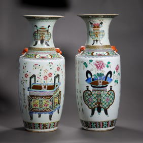 QING DYNASTY A PAIR OF FAMILLE-ROSE BOGU-DECORATIVE VANS